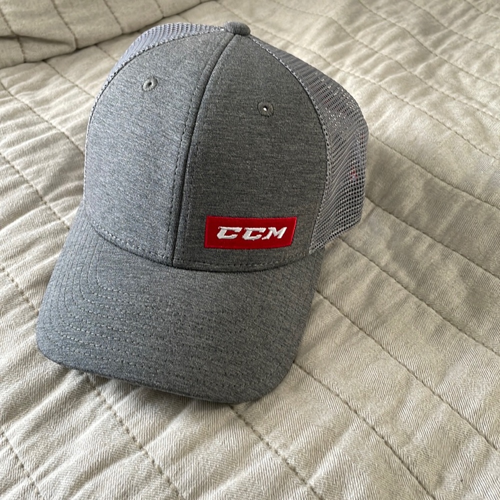 Can hockey hat
